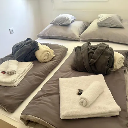 Pensjonat Offline Vendeghaz *